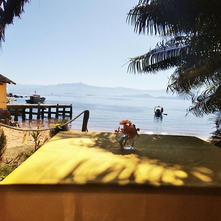 Chales Do Pedro Hospedagem E Restaurante Vila Praia de Araçatiba Exterior foto